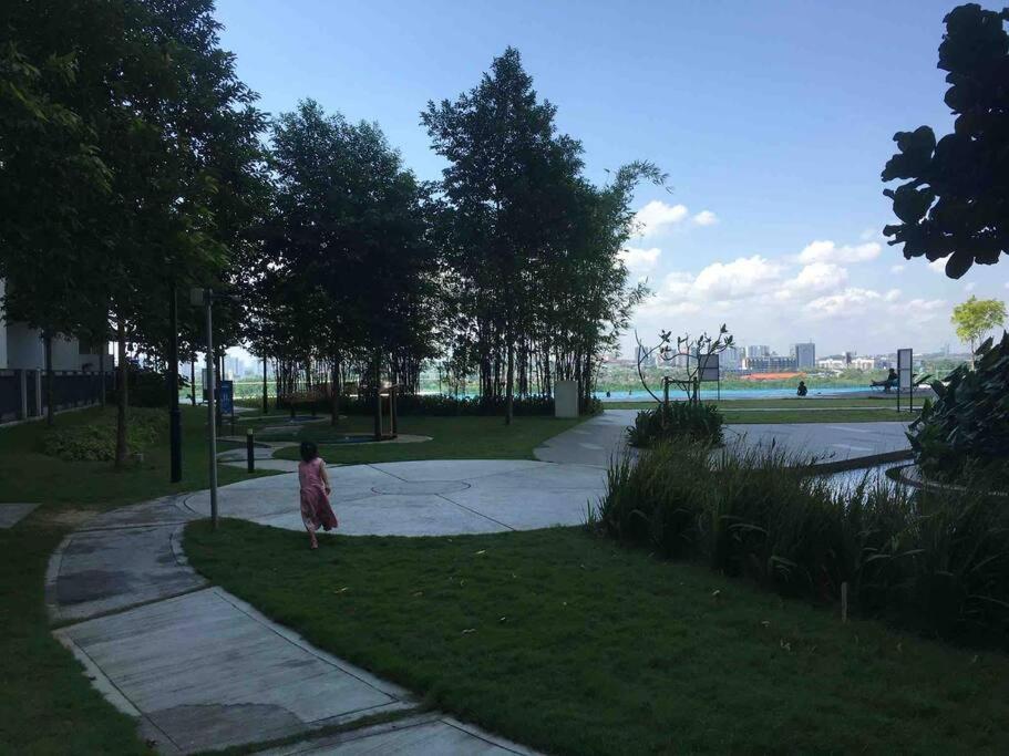 Homenest Jb City Poolview Suite By Cozy Home Johor Bahru Exterior foto