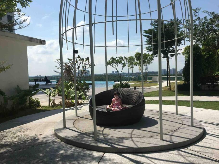 Homenest Jb City Poolview Suite By Cozy Home Johor Bahru Exterior foto