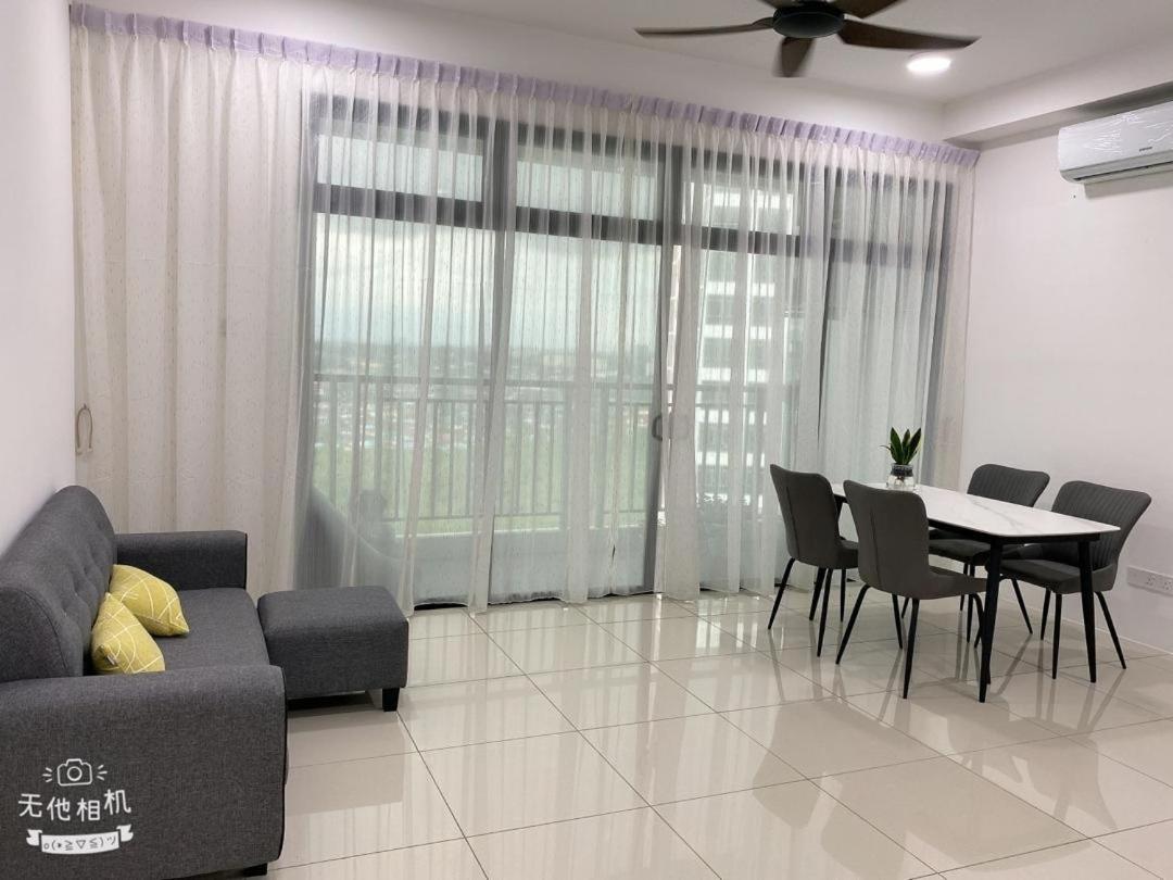 Homenest Jb City Poolview Suite By Cozy Home Johor Bahru Exterior foto