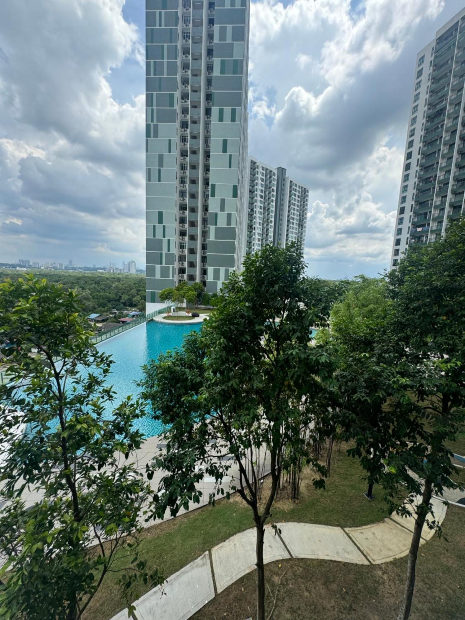 Homenest Jb City Poolview Suite By Cozy Home Johor Bahru Exterior foto